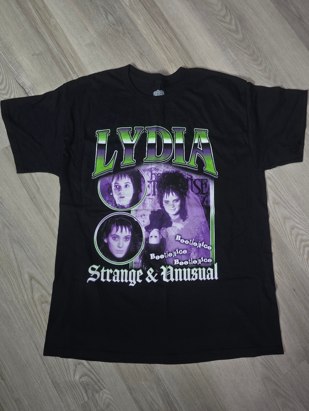 Beetlejuice Lydia 'Strange & Unusual' Black Graphic Tshirt Size L